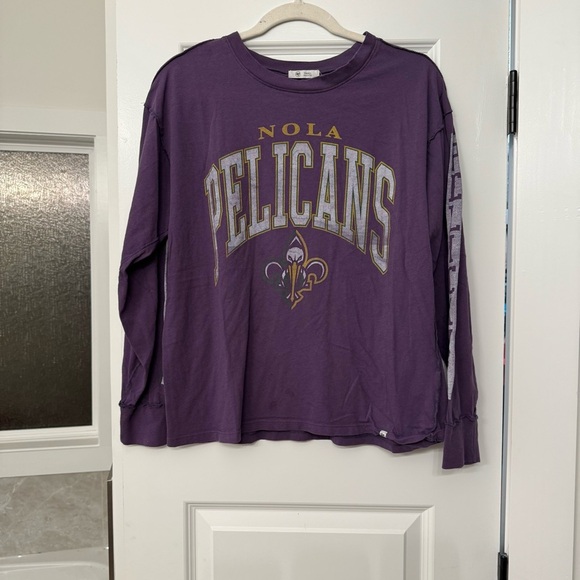 ‘47 Brand Tops - New Orleans Pelicans Gorpcore Athleisure Sporty Retro Gameday Chic Shirt- Small